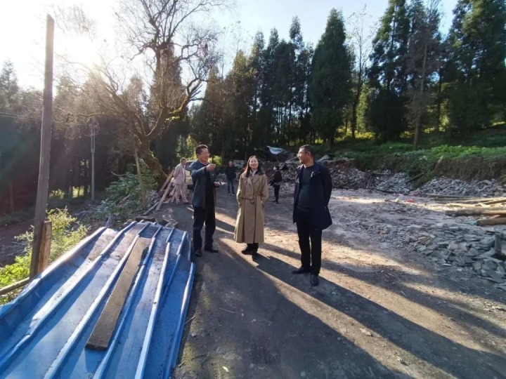 云煤（拉斯维加斯官网）集团党委委员、财务总监莫晓丹一行到四角地煤矿开展2022年生产谋划督导调研