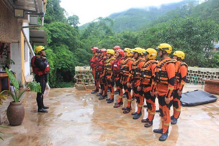 东源队勇赴普洱小黑江，，，，，提升急流水域救援能力