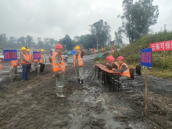 应急始于心，，，，，，，提防始于行——可保煤矿公司开展火灾专项应急预案演练