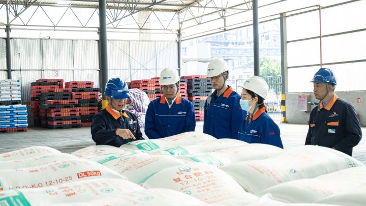 党建引领促生长，，，，，，，产融协同谱新篇——云南解化与云能资源开展党建联建运动