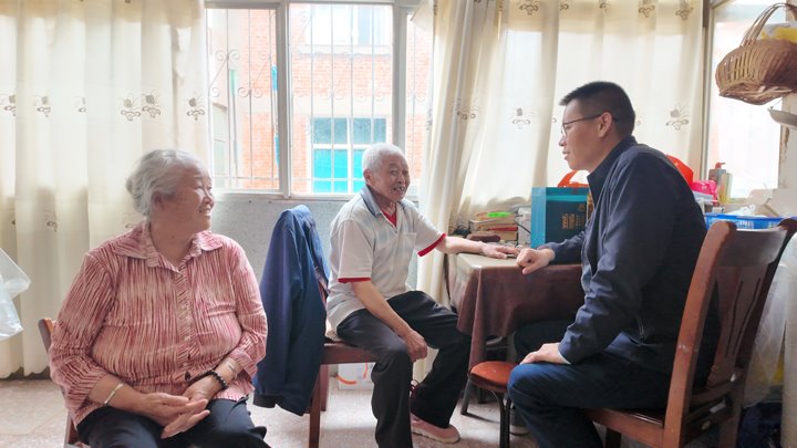 恩洪煤业：致敬劳模匠心 转达组织温情