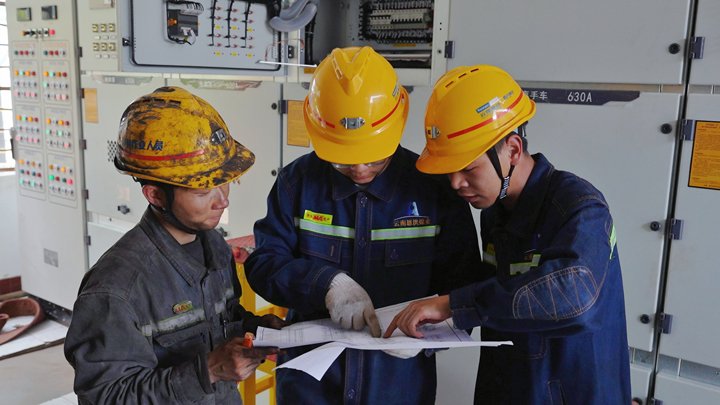 恩洪煤业机电运输管理部圆满完成5号风井智能化刷新工程