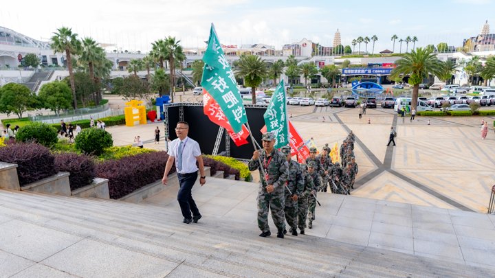 迷彩绿燃动滇池！云南解化“手艺+文化”双引擎引爆2025西南农博会